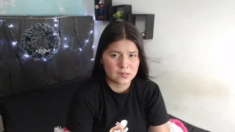 Ana online show from December 17, 1:16 pm