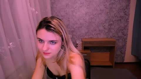 shy_sabrina_ online show from February 24, 5:20 pm