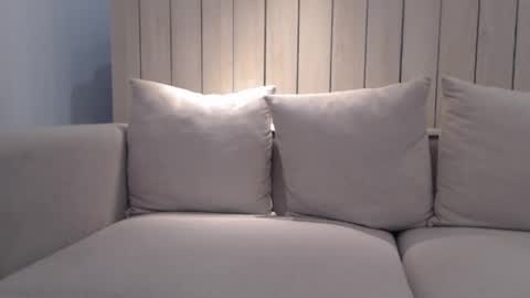 shy_schoolgirl_ online show from December 8, 5:01 pm