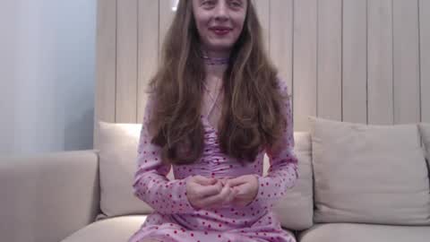 shy_schoolgirl_ online show from December 31, 4:04 pm