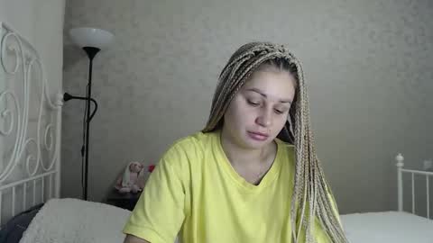 Snapshot of shyevaa chatting on October 31, 2:43 pm Eva online show from October 31, 2:43 pm