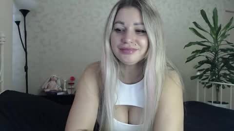 Snapshot of shyevaa chatting on September 19, 4:33 am Eva online show from September 19, 4:33 am