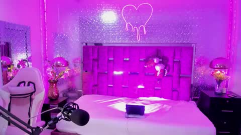 Snapshot of shylysweet chatting on October 1, 7:24 am Shyly online show from October 1, 7:24 am