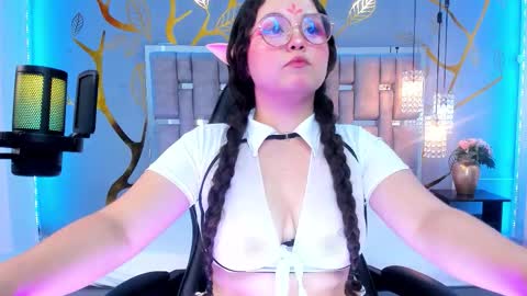 Snapshot of shylysweet chatting on October 14, 5:32 am Shyly online show from October 14, 5:32 am