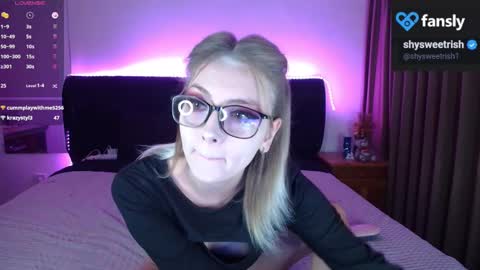Snapshot of shysweetrish chatting on March 6, 3:02 am shysweetrish online show from March 6, 3:02 am