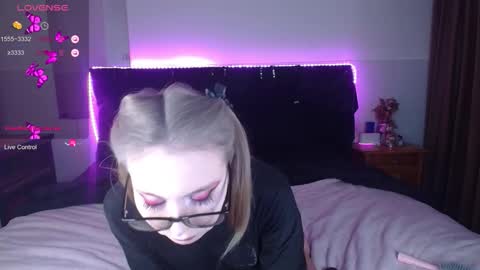 shysweetrish online show from March 9, 3:42 am
