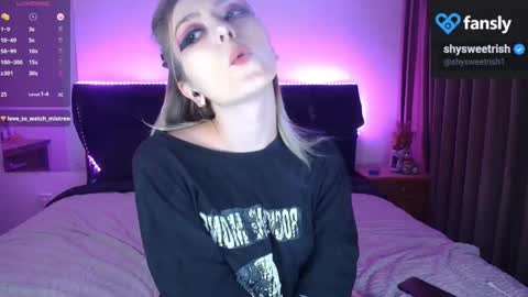 Snapshot of shysweetrish chatting on February 19, 10:23 am shysweetrish online show from February 19, 10:23 am
