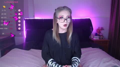 shysweetrish online show from April 6, 4:01 am