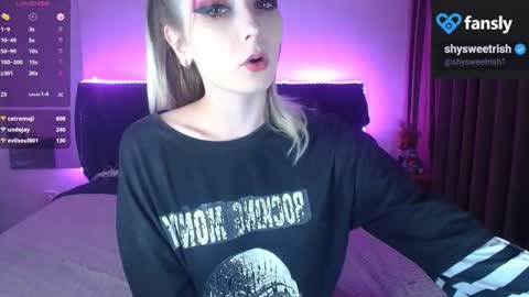 Snapshot of shysweetrish chatting on February 16, 4:42 am shysweetrish online show from February 16, 4:42 am