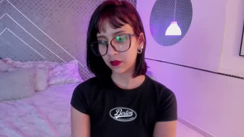 Snapshot of sia_roose chatting on September 11, 7:42 am Sia online show from September 11, 7:42 am