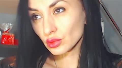 Snapshot of siaconna chatting on February 19, 6:11 am Siaconna online show from February 19, 6:11 am