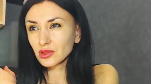 Snapshot of siaconna chatting on February 4, 6:04 am Siaconna online show from February 4, 6:04 am