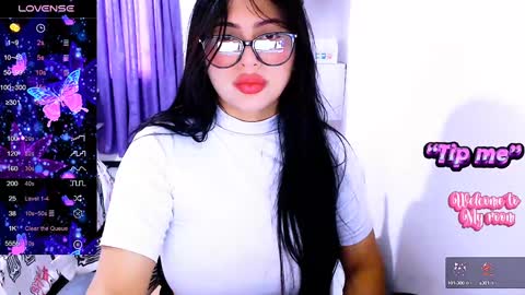 Snapshot of siddhy592 chatting on February 4, 5:01 pm sidhy online show from February 4, 5:01 pm
