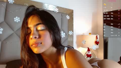 SIENA STONE online show from January 3, 8:43 pm