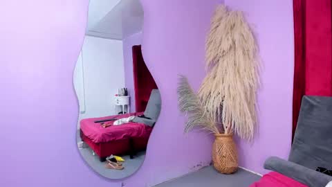 Snapshot of sienna_glow chatting on October 17, 2:20 pm sienna_glow online show from October 17, 2:20 pm