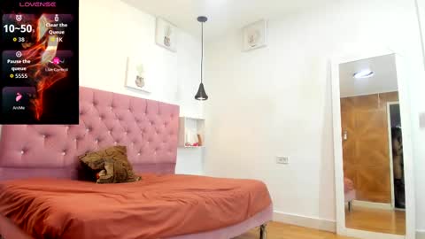 Snapshot of sienna_glow chatting on September 29, 12:32 pm sienna_glow online show from September 29, 12:32 pm