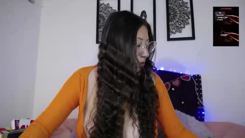 Sienna online show from March 3, 12:11 pm