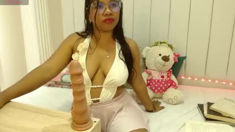 Snapshot of sienna_valexx chatting on October 16, 2:20 pm Sienna online show from October 16, 2:20 pm