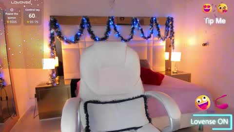 Sienna  online show from November 18, 11:44 am