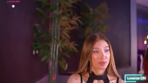 Sienna online show from November 19, 6:52 pm