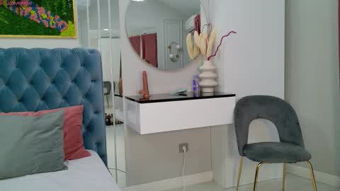 Sienna online show from November 3, 5:22 am