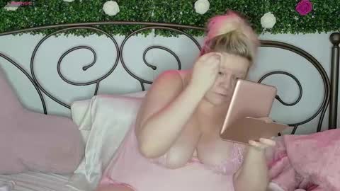 Sienna Luxx online show from October 3, 6:18 am