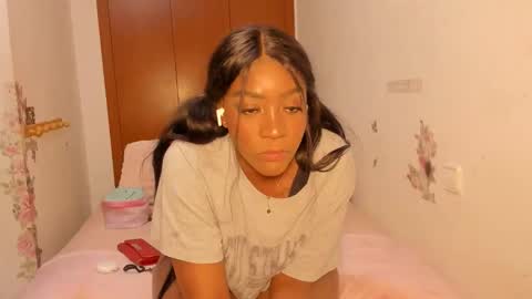 sierra_violet online show from April 15, 7:03 pm