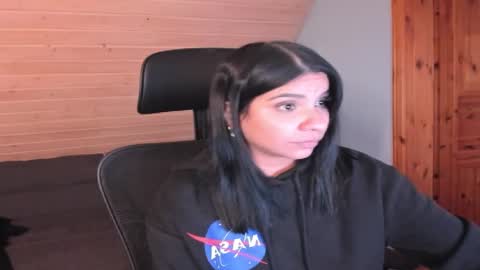 siirena online show from February 25, 11:53 am