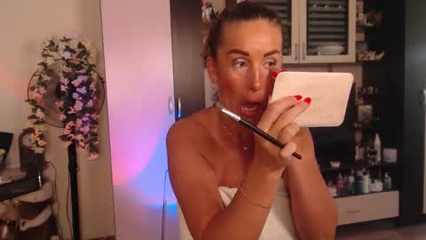 silenaa_sloussen online show from September 30, 5:13 am