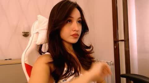 silk_ann online show from September 22, 5:50 am