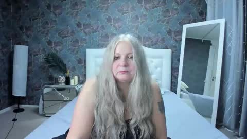 silver_moon_light online show from October 11, 10:23 pm
