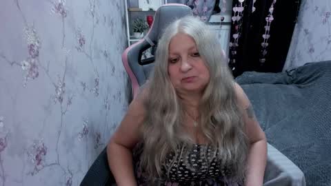Snapshot of silver_moon_light chatting on September 11, 10:10 pm silver_moon_light online show from September 11, 10:10 pm