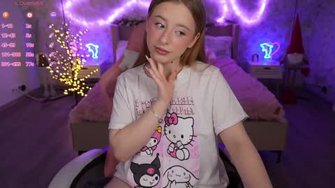 Snapshot of silverrmoon chatting on February 8, 2:05 pm Kristina Kris online show from February 8, 2:05 pm