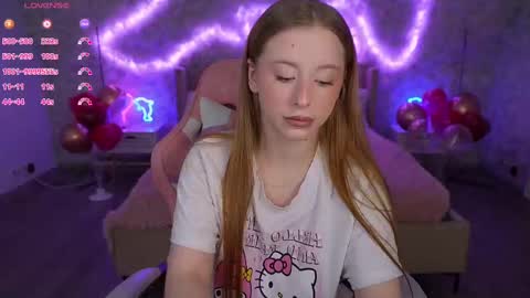 Snapshot of silverrmoon chatting on February 14, 9:03 am Kristina Kris online show from February 14, 9:03 am