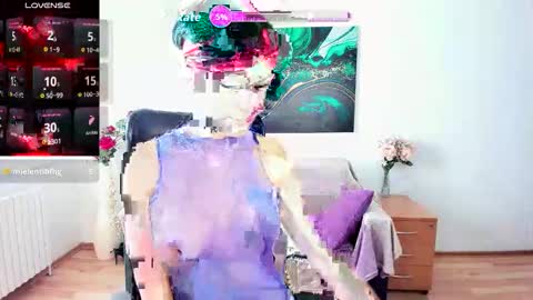 Snapshot of silvia_wallec chatting on October 30, 7:11 am Silvia Wallec online show from October 30, 7:11 am