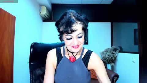 Silvia Wallec online show from January 26, 4:30 pm