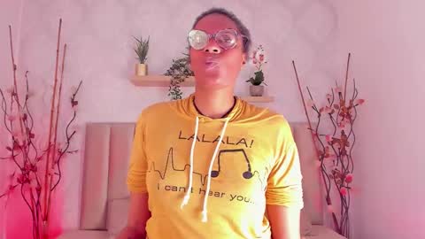 Snapshot of simona_brooke chatting on September 15, 8:38 pm simona_brooke online show from September 15, 8:38 pm