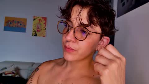 Sim. online show from November 3, 6:56 pm