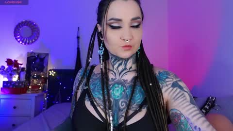 Ms. Sindel online show from December 25, 1:30 pm