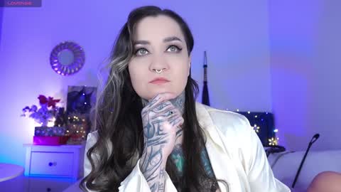 Ms. Sindel online show from December 14, 2:00 pm