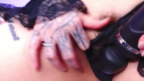 Snapshot of sindeleros chatting on October 16, 2:20 pm Ms. Sindel online show from October 16, 2:20 pm