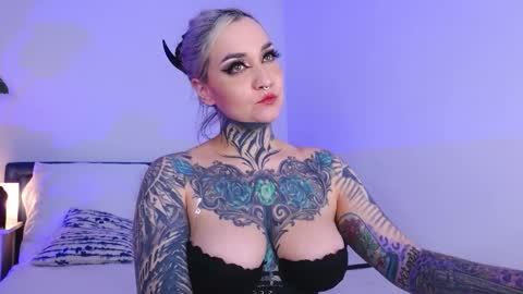 Snapshot of sindeleros chatting on October 10, 1:38 pm Ms. Sindel online show from October 10, 1:38 pm