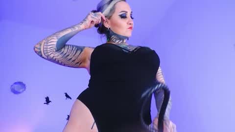 Snapshot of sindeleros chatting on October 24, 1:40 pm Ms. Sindel online show from October 24, 1:40 pm