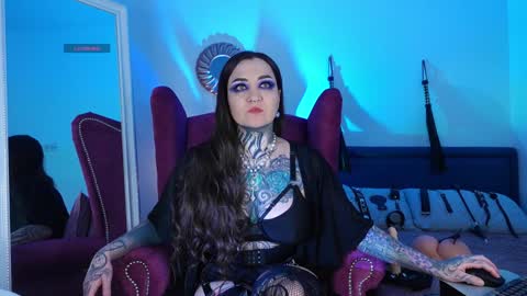 Ms. Sindel online show from January 13, 1:39 pm
