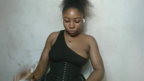 Snapshot of sinfulbicth chatting on October 31, 11:09 pm sinfulbicth online show from October 31, 11:09 pm