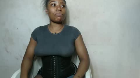 Snapshot of sinfulbicth chatting on October 30, 11:06 pm sinfulbicth online show from October 30, 11:06 pm