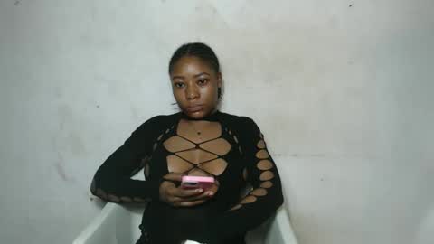 Snapshot of sinfulbicth chatting on October 6, 11:31 pm sinfulbicth online show from October 6, 11:31 pm