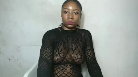 Snapshot of sinfulbicth chatting on October 3, 10:59 pm sinfulbicth online show from October 3, 10:59 pm