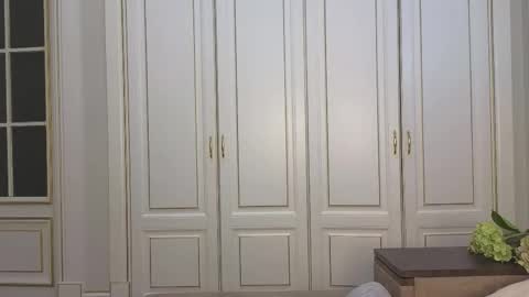 Ellie online show from October 17, 11:35 am