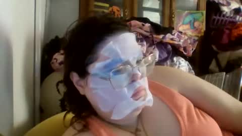 Snapshot of siofra chatting on October 28, 3:29 pm Siofra online show from October 28, 3:29 pm